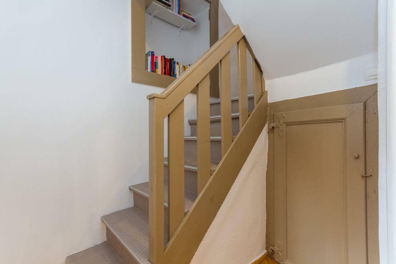 Little Tower With Terrace By Locap Group Hiša za goste